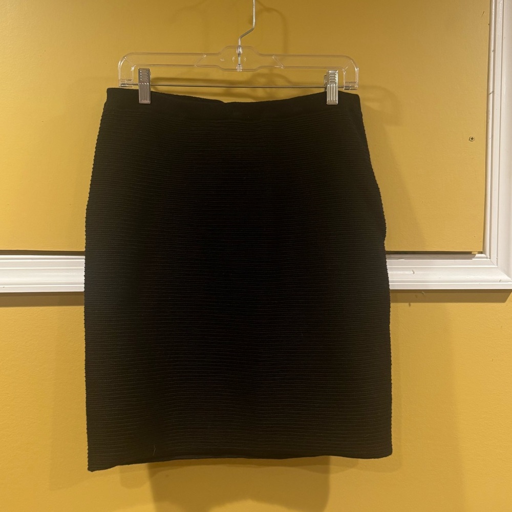 Eileen Fisher black skirt M textured fabric, soft. Elastic waist